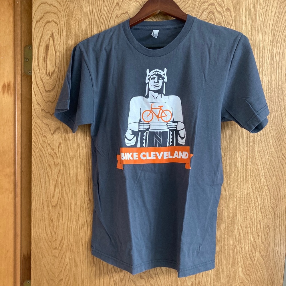 🚲 Size M Bike Cleveland Teeshirt 🚲